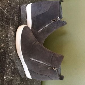 Wedge sneakers